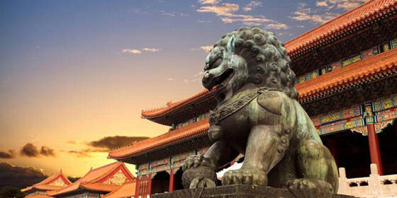 THE FORBIDDEN CITY IN BEJING, CHINA - FOO DOGS & LIONS HISTORY and ROOTS